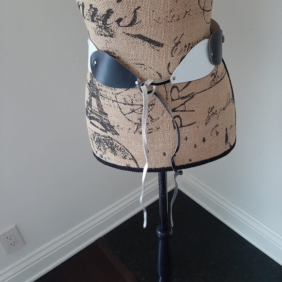 BLACK AND WHITE LEATHER BELT - Picture 3 of 9